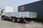 901888 wisselbak open met hardhouten vloerplanken en aluminium zijborden