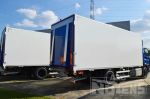 901885 vrachtwagen met gesloten laadbak en laadlift