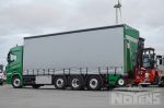 902113 Moffet in combinatie met laadlift op schuifzeilopbouw Scania vrachtwagen Noyens
