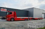 transport combinatie vrachtwagen en aanhangwagen doorladen