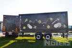 802199 haaks zetten vrachtwagen combinatie met wipcar aanhanger