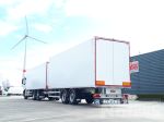 901993 combinatie vrachtwagenopbouw met middenas aanhangwagen en onderbouwkoppeling