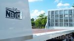 902005 vrachtwagen voor transport verhuurmachines
