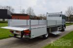 902120 open plateau laadbak op vrachtwagen